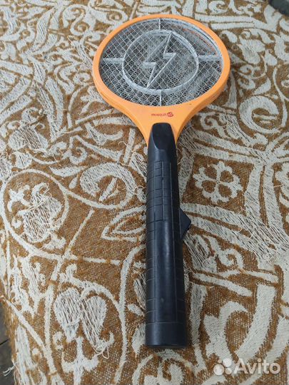 Электрическая мухобойка