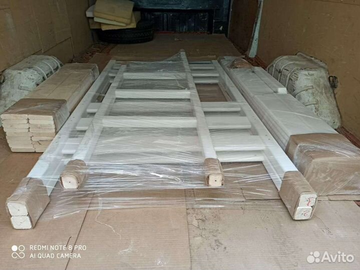 Кроватка с ящиками