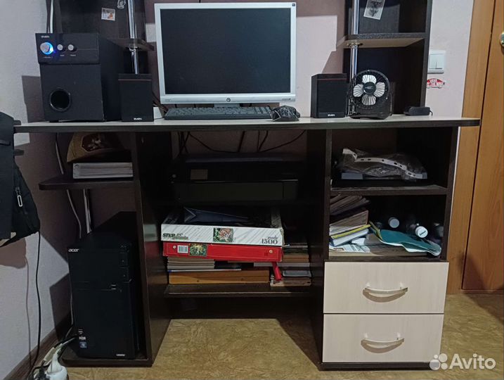 Компьютерный стол
