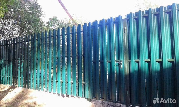 Забор из евроштакетника. Заборы. Ограждения