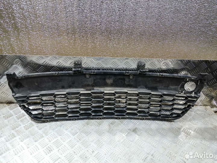 Решётка переднего бампера Мазда 2 Mazda 2007