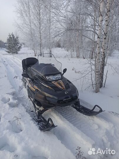 Продам снегоход SKI-DOO skandic 600 SDI