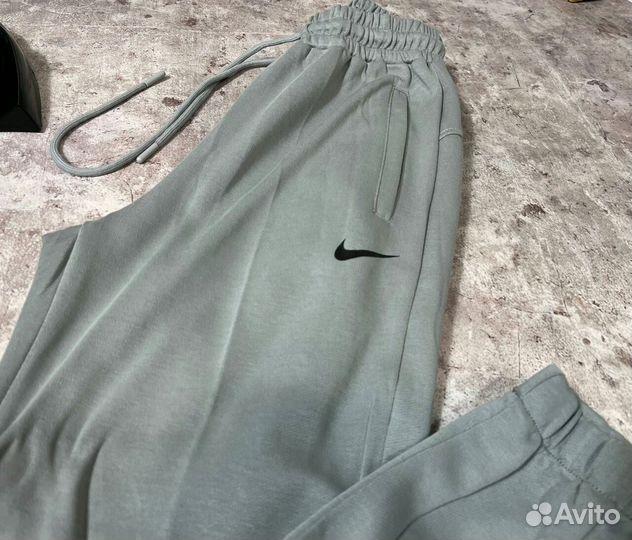 Спортивные костюмы Nike