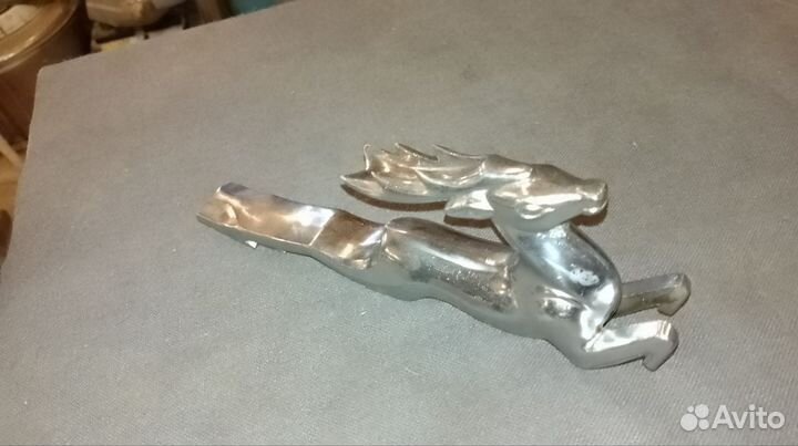 Газ 21 Волга олень на капот обломаны ноги