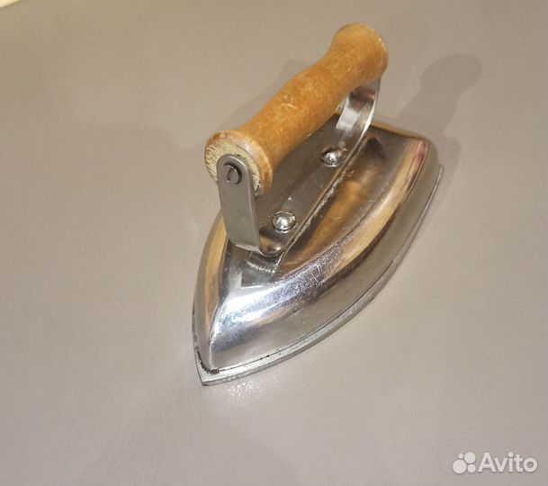 Малюсенький детский утюг СССР