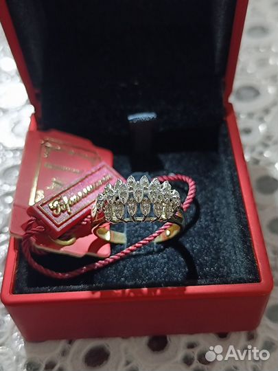 Золотое кольцо с осколками бриллиантов