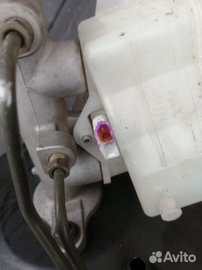 Главный тормозной цилиндр Nissan Cube Z11 CR14