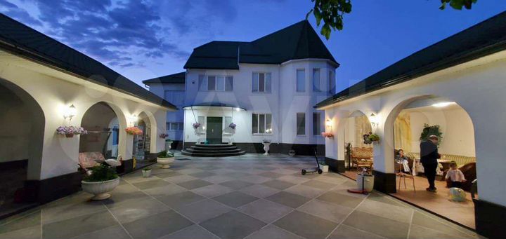 Дом 530 м² на участке 6 сот.