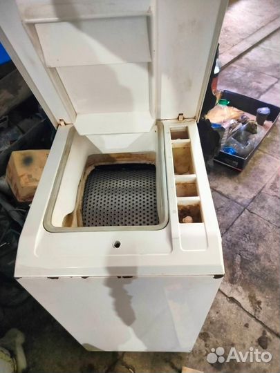 Стиральная машина с вертикальной загрузкой