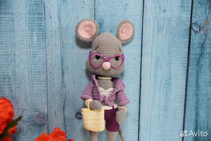 Вязаная мышка серая