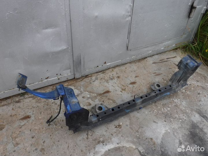 Нижняя часть передней панели Outback 3 / Legacy 4