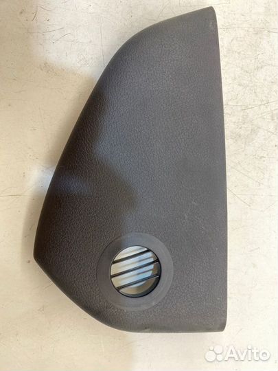 Накладка в салоне левая Audi A6 C6 2.0 2008