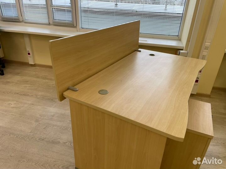 Письменный стол офисный