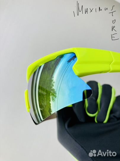 Зеленые спортивные солнцезащитные очки