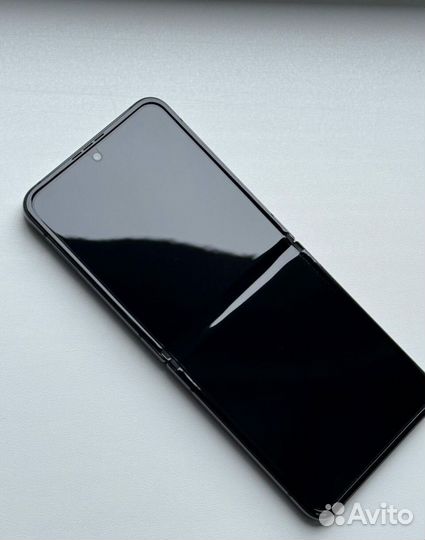 Samsung Galaxy Z Flip4, 8/256 ГБ