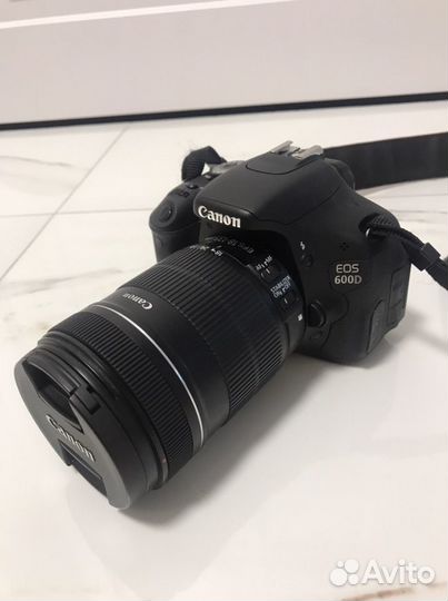 Фотоаппарат зеркальный Canon EOS 600D Kit 18-135