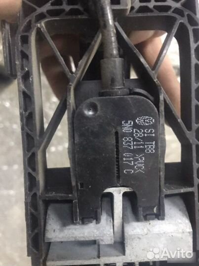 Ручка двери Volkswagen Jetta 6