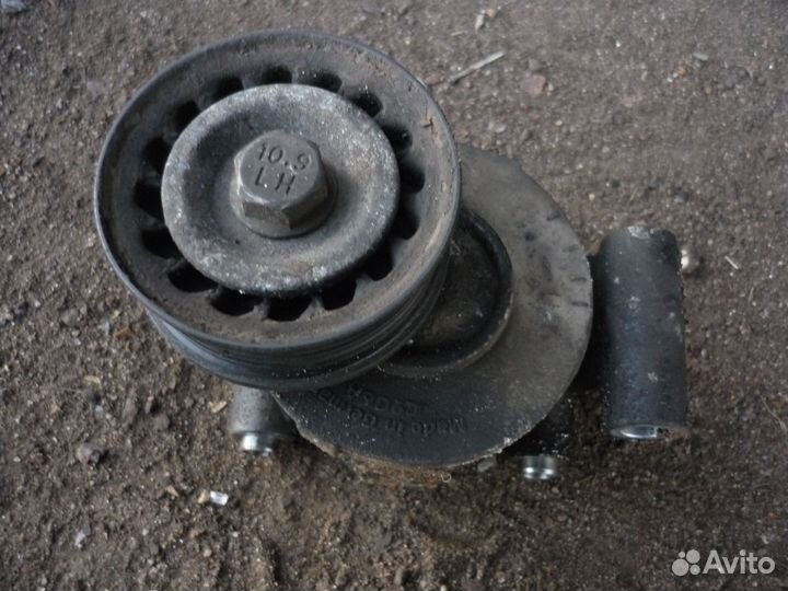 Натяжной ролик Форд Фокус 2 1.8 - 2.0