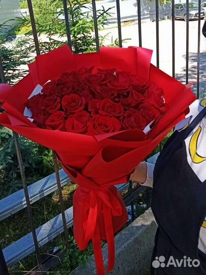 Букет из 25 роз 50см