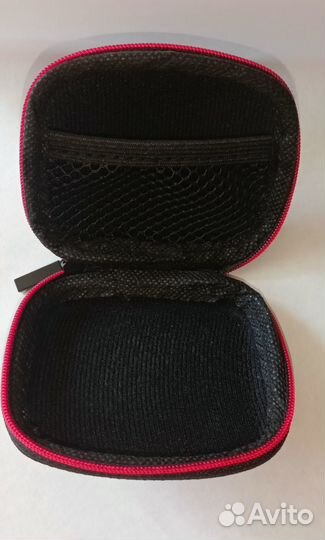 Чехол новый жёсткий для наушников