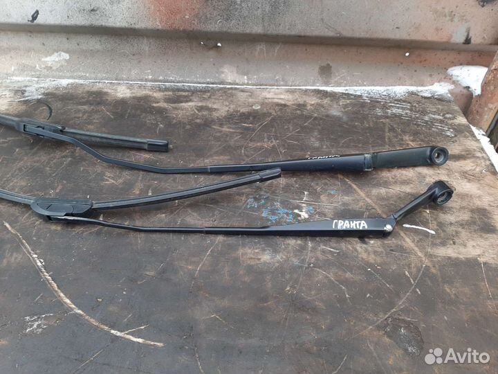 Поводки дворников Лада Гранта