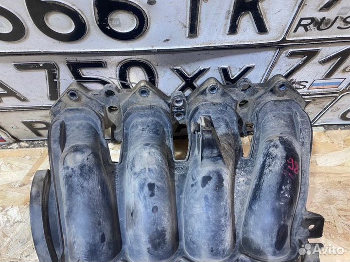 Впускной коллектор Peugeot Partner 1.6 2012