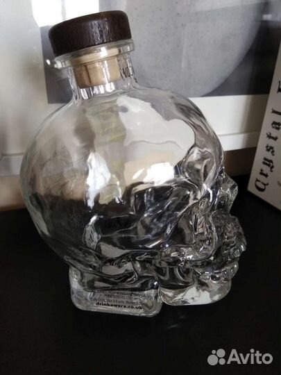 Crystal Head - Бутылка и стопки