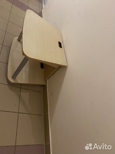 Столик на роликах