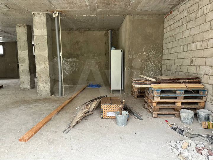 3-к. квартира, 100 м², 1/10 эт.