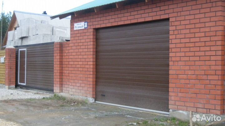 Ворота секционные подъемные / Производство Монтаж