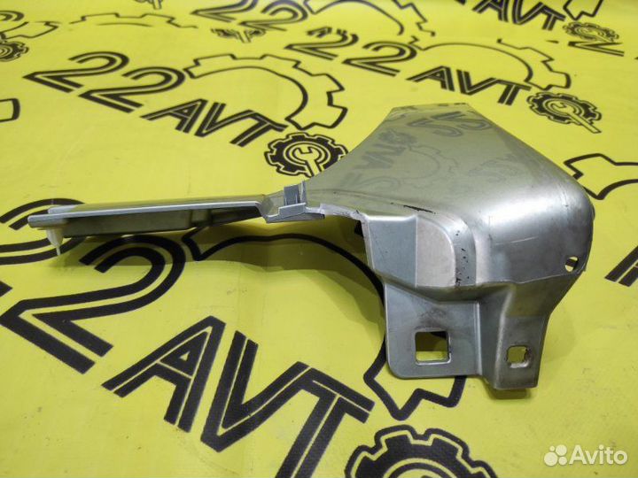 Накладка на крыло передняя правая Toyota Ist NCP60