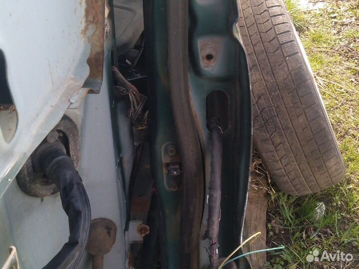 Дверь Митсубиси pajero 2