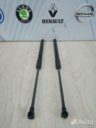 Амортизатор стойка багажника Renault duster 2