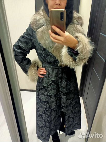 Пальто нарядное утепленное парча мех, SkinnWille