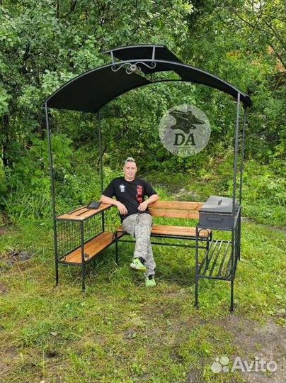 Беседка с мангалом и с лавочкой