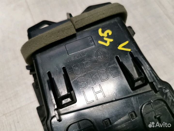 Дефлектор воздушный Nissan Tiida C11 1.6 HR16DE