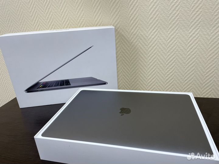 MacBook Pro 15 2019 Touch Bar (идеал)