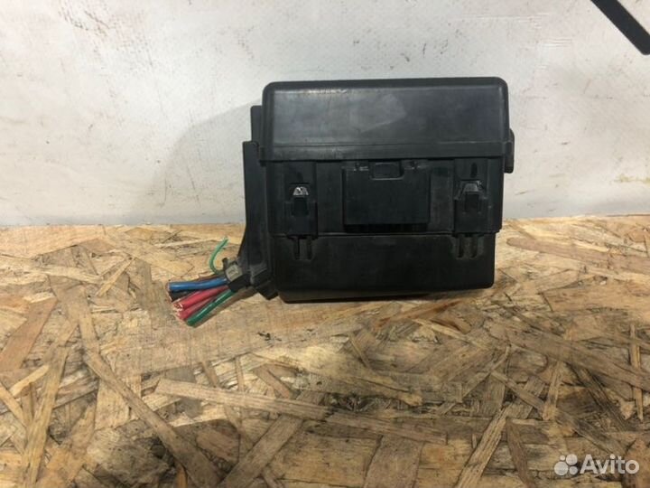 Блок предохранителей Mitsubishi Outlander 3