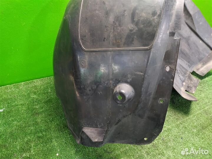 Подкрылок передний правый Ford Focus 3 (CB8) 2015