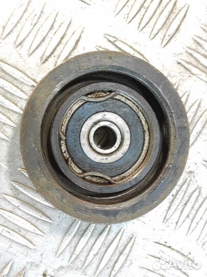 Ролик Toyota Yaris 2005 2011