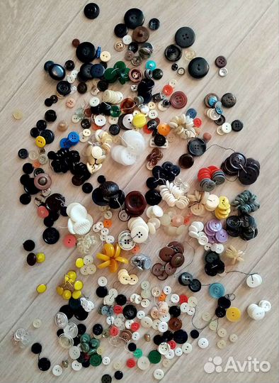 Пуговицы разных размеров и цвета (времён СССР)