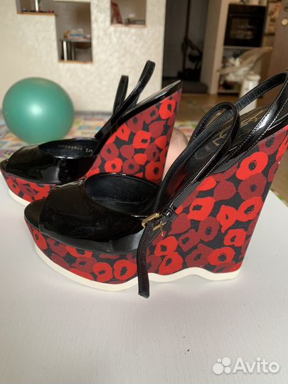 Босоножки YSL Оригинал. Лаковая кожа. Новые