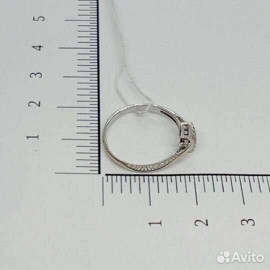 Золотое кольцо с камнем 16,5р