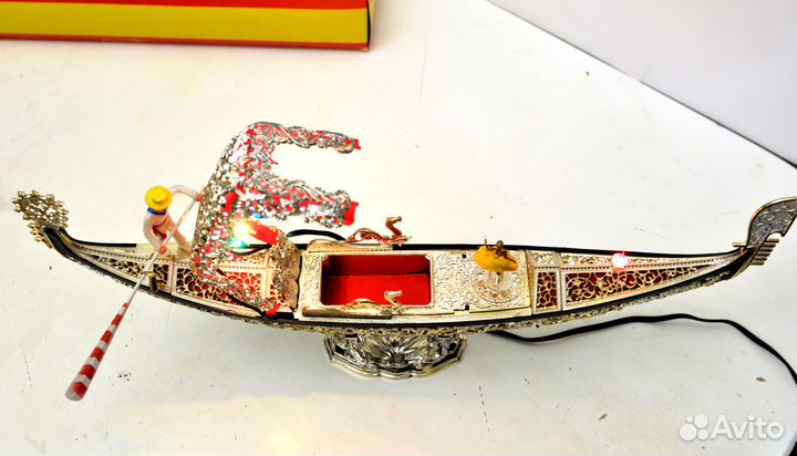 Музыкальная Шкатулка с Балериной Лодочка с Огонька