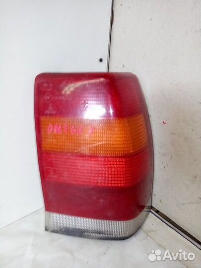 Фонарь правый Opel Omega