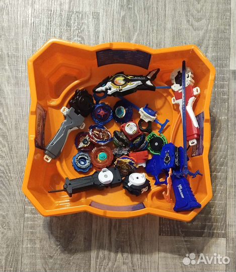 Бей Блейды + арена + аксессуары