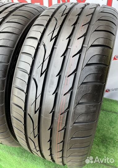 Three-A P606 235/45 R17 97W