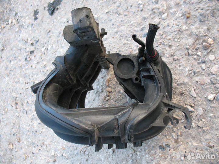 Коллектор впускной Ford Focus 2 1.4 дорест