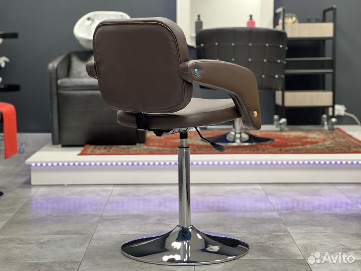 Визажный стул