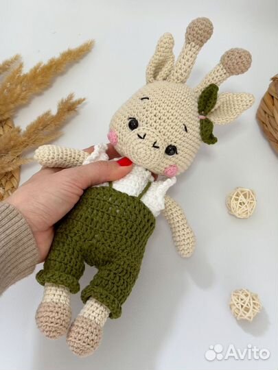 Вязаная игрушка жираф